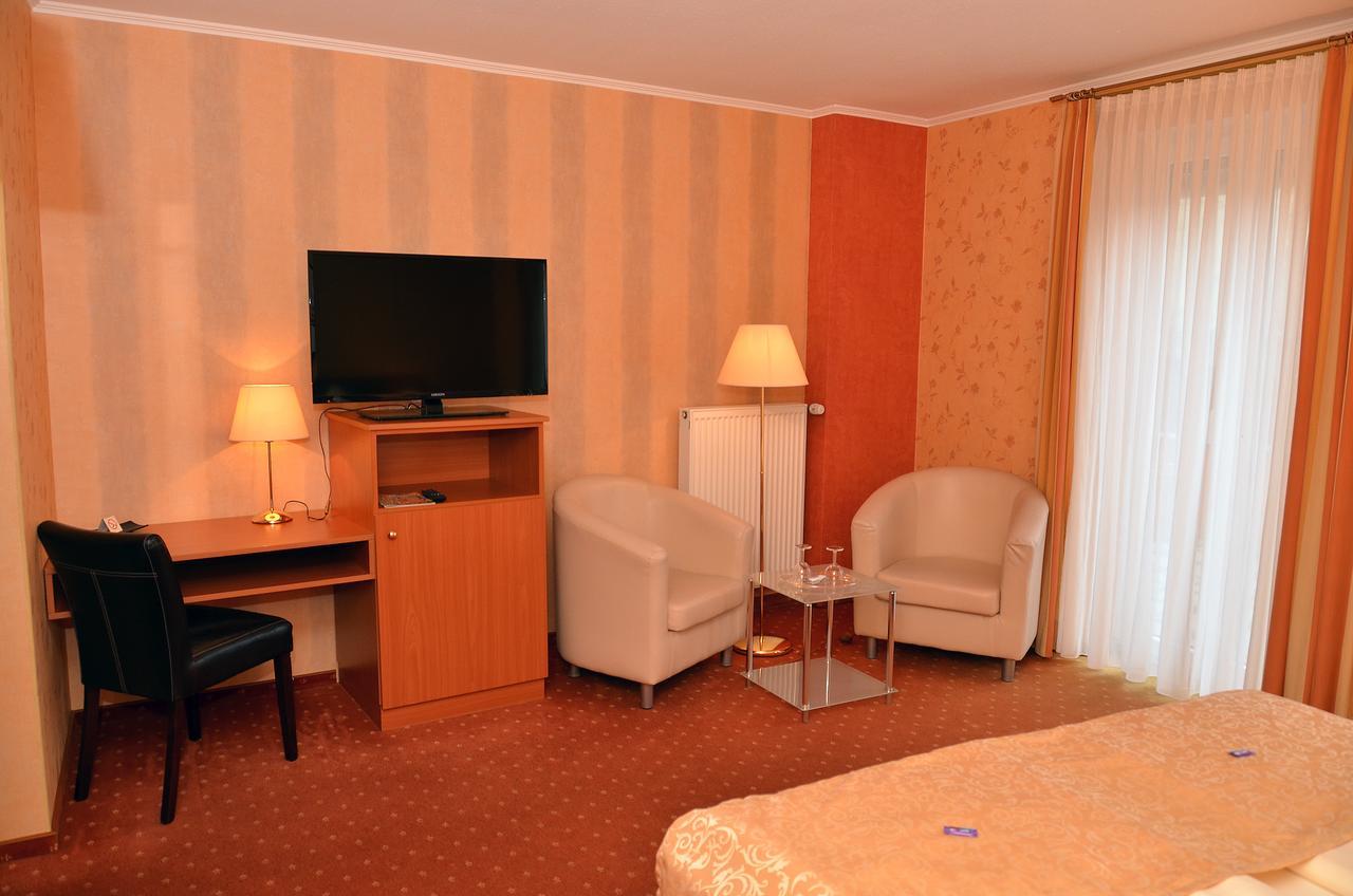 Gasthaus Zur Rebe Мерінґ Екстер'єр фото
